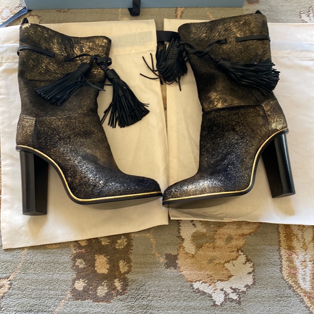 Lanvin Boots new never worn . Gold shimmer, black tassels. - Picture 2 of 14